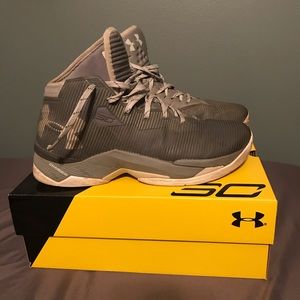 Curry 2 Gray